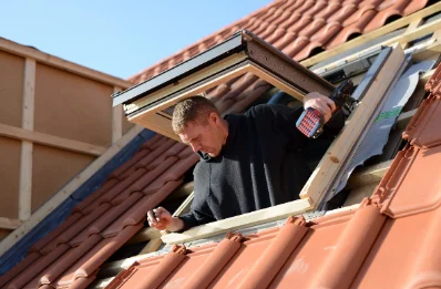 Pose de fenêtres de toit Velux à Teyjat
